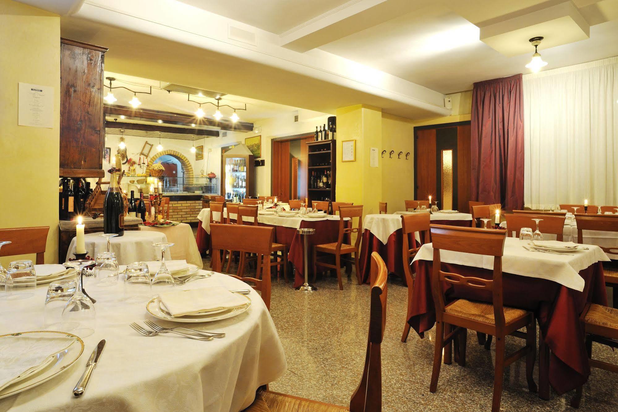 סילבי מרינה Casa Ferretti Di Ferretti Village מראה חיצוני תמונה