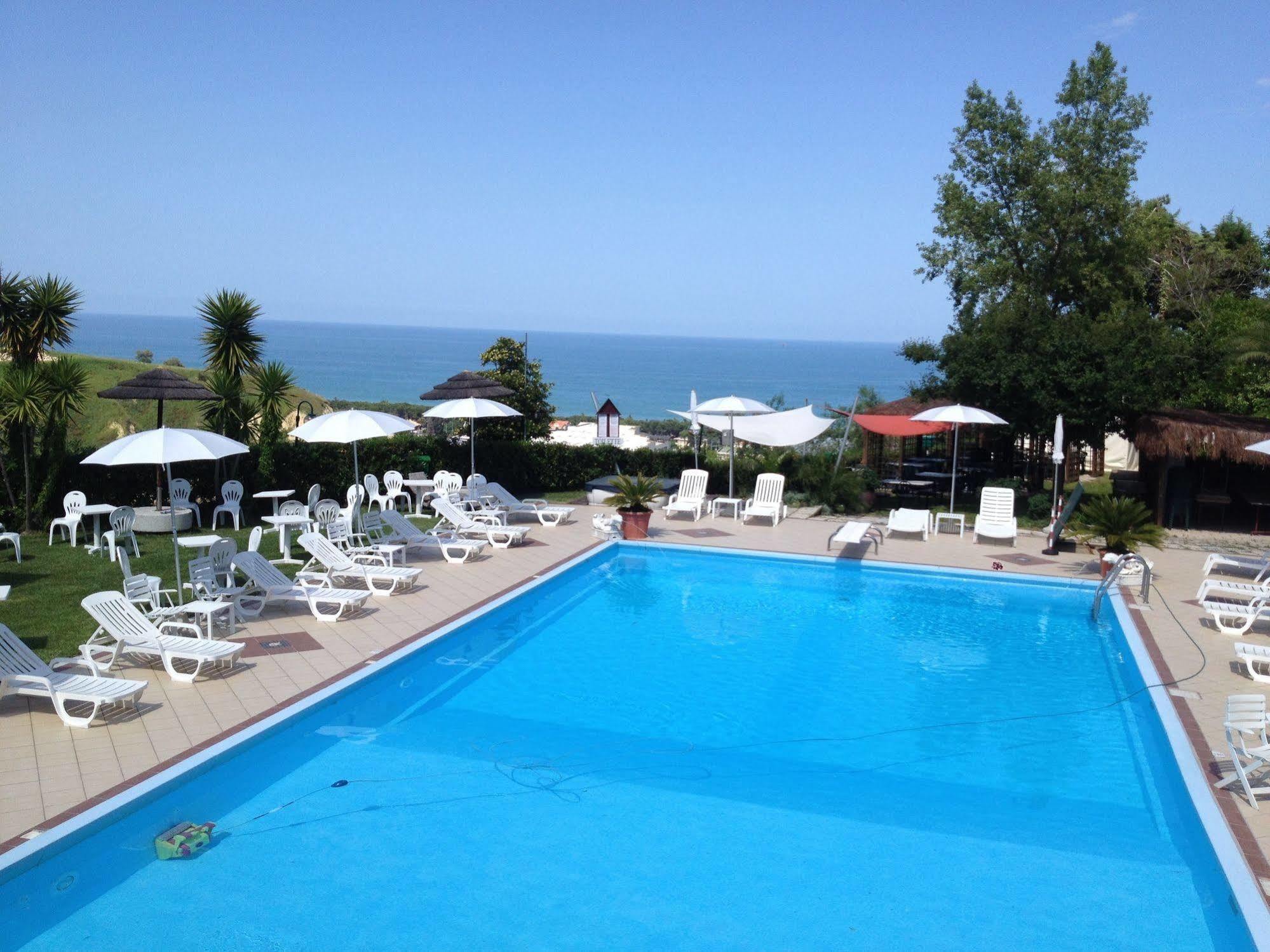 סילבי מרינה Casa Ferretti Di Ferretti Village מראה חיצוני תמונה